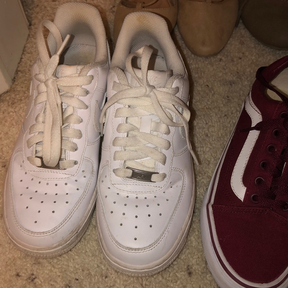 Women’s size 5 Air Force ones